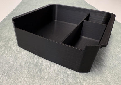 Storage tray for Seat Tarraco under the center armrest