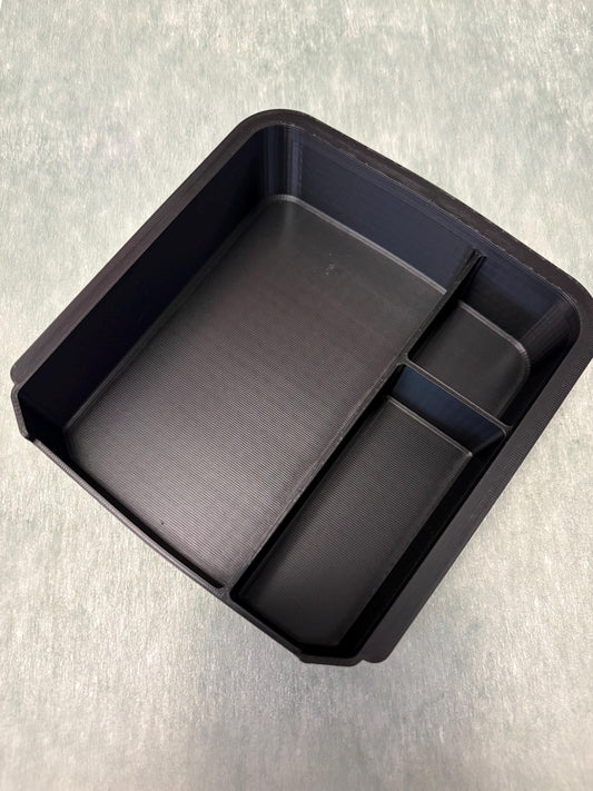 Storage tray for Seat Tarraco under the center armrest