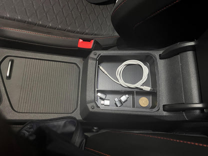Storage tray for Seat Tarraco under the center armrest